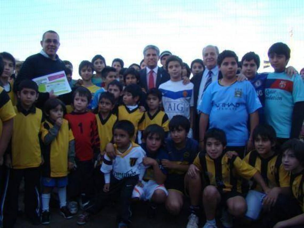 El Club Jorge Newbery, de Villa Mercedes, recibi� el primer aporte por 25.000 pesos