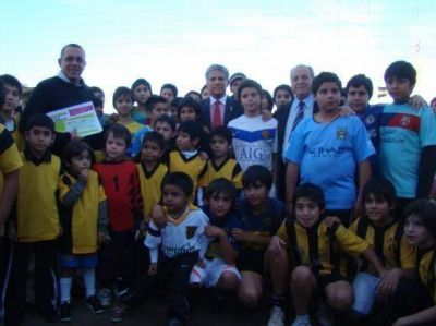 El Club Jorge Newbery, de Villa Mercedes, recibi� el primer aporte por 25.000 pesos