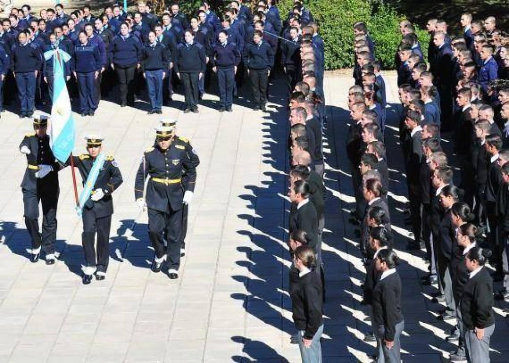 Este martes 354 aspirantes iniciaron su formaci�n en las tecnicaturas de Seguridad Ciudadana con Orientaci�n Policial y Seguridad Penitenciaria