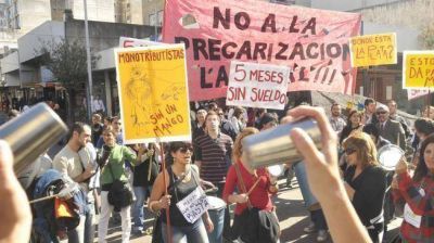 No cobran desde enero y hoy vuelven a esquina c�ntrica