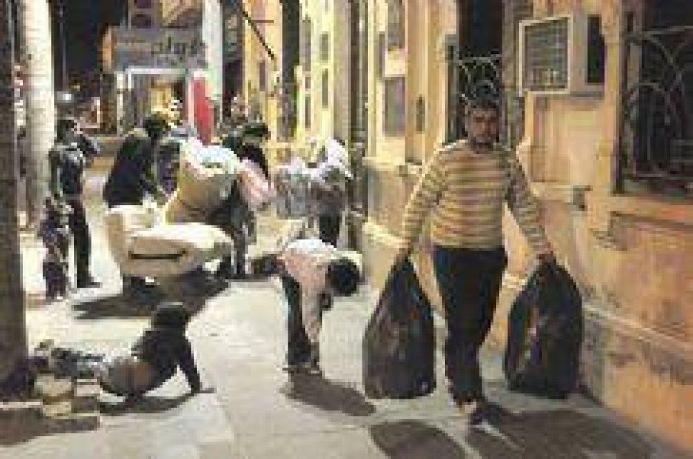 Desalojo y promesa de una soluci�n