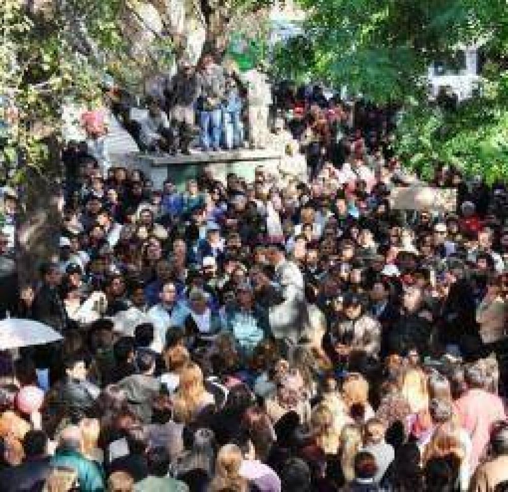 El quintelismo moviliz� masivamente y advierte que va por m�s