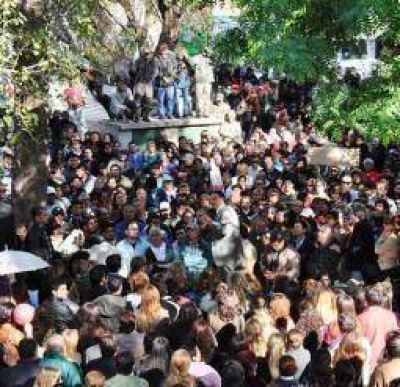 El quintelismo moviliz� masivamente y advierte que va por m�s