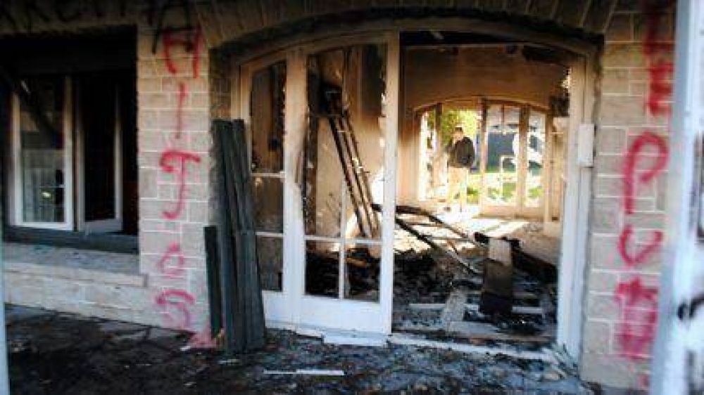 El fuego destruy� toda la planta baja de la sede de los empresarios pesqueros