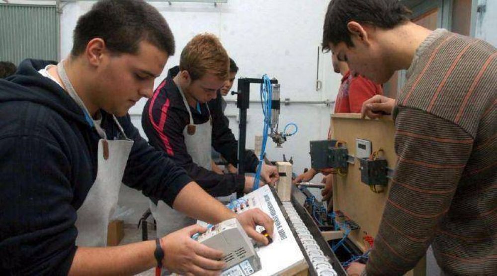 Distinguen a una escuela de Jun�n