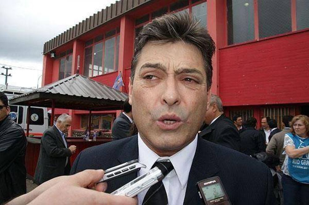 Seg�n Liendo para superar la crisis hay que �echar la mitad de los trabajadores estatales�