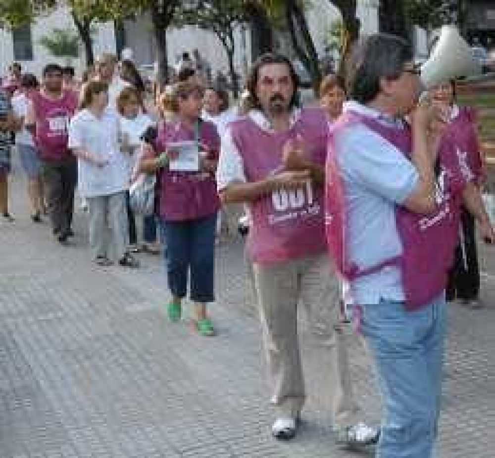 Marcha de docentes en el sur.
