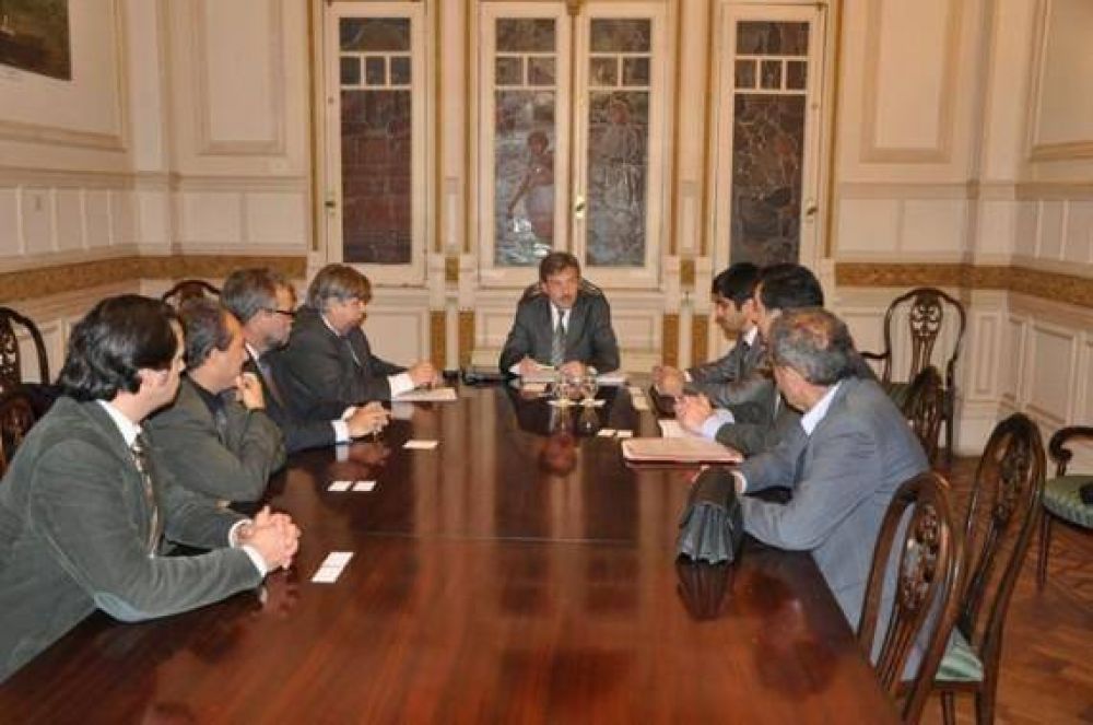 El ministro Padula se reuni� en Buenos Aires con importantes empresarios de la Uni�n Industrial