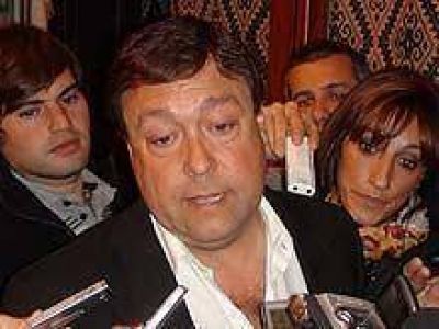Ante alejamiento de Sodero, Weretilneck dice que �no es l�gico el juicio pol�tico�
