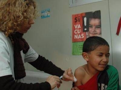 LA VACUNA CONTRA LA HEPATITIS A REDUJO EN UN 99% LOS CASOS