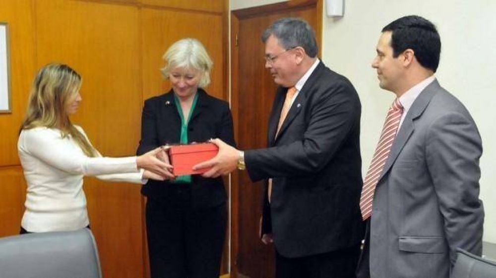 Por los festejos de la comunidad galesa, el Gobierno Provincial recibi� a la Embajadora Brit�nica