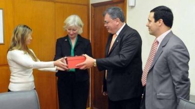 Por los festejos de la comunidad galesa, el Gobierno Provincial recibi� a la Embajadora Brit�nica