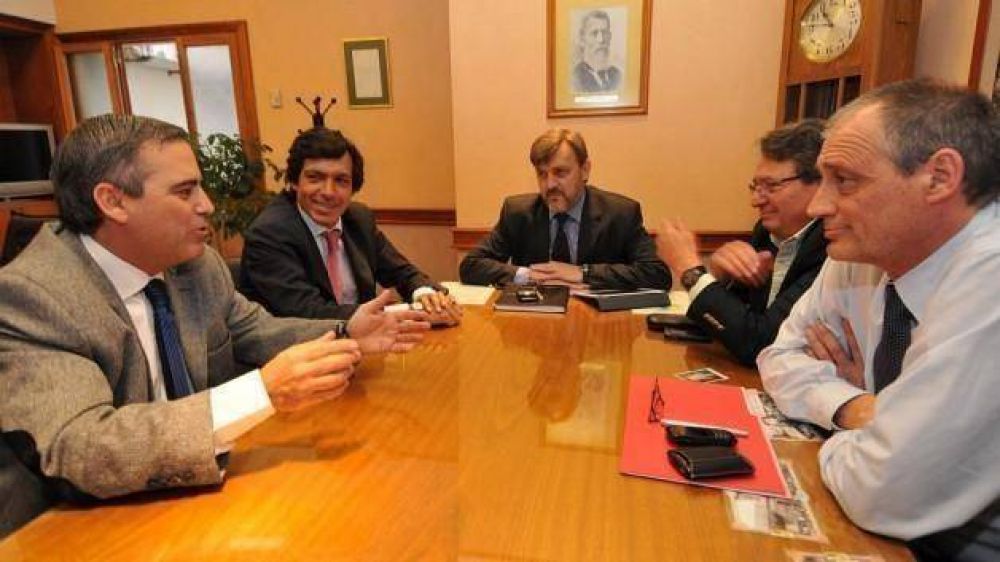 Provincia trabaja con el municipio de Trelew en acciones de seguridad y obras viales