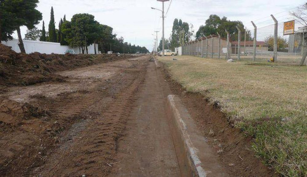 Reconstrucci�n de calles en la ciudad cabecera