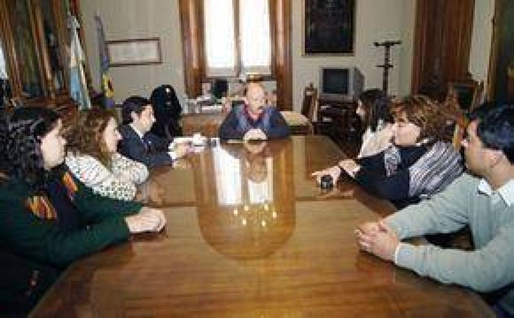 Inza recibi� a la Coordinadora provincial de Centros de Referencia