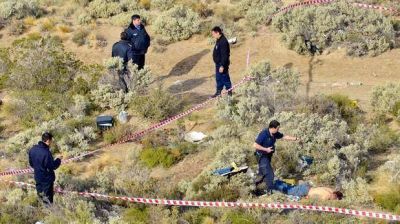 Hallan asesinados a dos hermanos en un descampado del Stella Maris