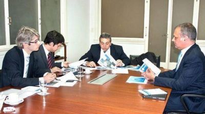 Buzzi acord� el apoyo de Naci�n para obras viales