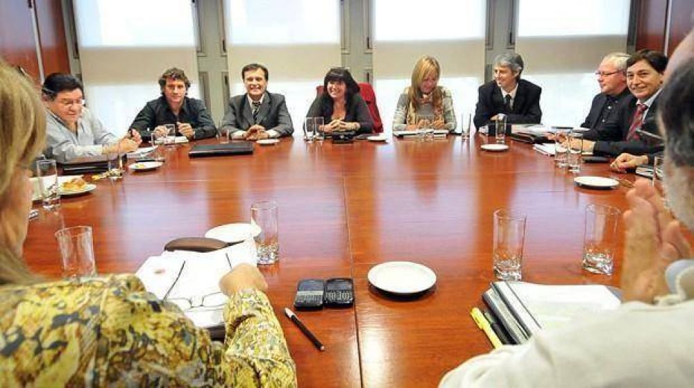 Dufour explic� el Presupuesto 2012 a diputados kirchneristas