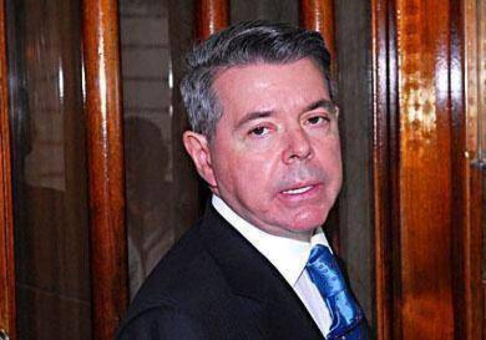 Escuchas: para Oyarbide hay mucha jurisprudencia que avala su decisi�n