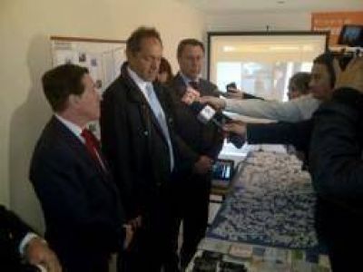 Scioli y Casal encabezaron conferencia tras un megaoperativo antidrogas en Lan�s