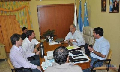 Radicales y peronistas, juntos para la foto desde el interior