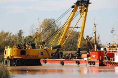 Ayer se realiz� en las instalaciones del Club Esso el 10� Seminario de Puertos Campana-Z�rate "Polo Estrat�gico Portuario", al respecto el presidente de la C�mara de Servicios Portuarios y Fluviales de Campana y Z�rate, Carlos Schinoni, expres� 
