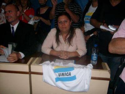Vanesa Queyffer: �Nosotros apoyamos la medida del gobernador para la reforma impositiva�