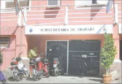 Buscan una salida al conflicto salarial generado en Aguas de La Rioja.  