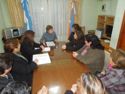 Despu�s de 25 a�os vecinos del barrio Austral podr�n titularizar sus terrenos