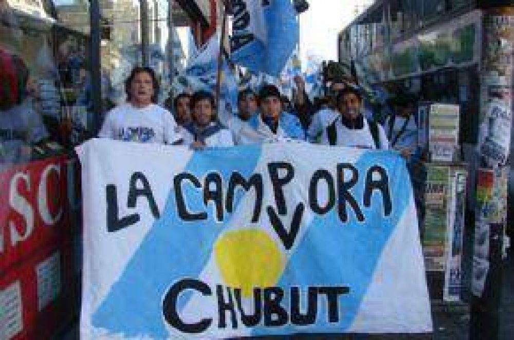 Buzzi Desaf�a A La C�mpora