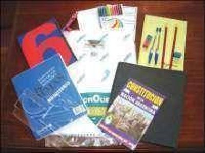 El lunes inician entrega de kits escolares. 