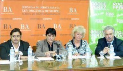 Roque P�rez fue sede de un nuevo debate sobre la Ley Org�nica de Municipalidades
