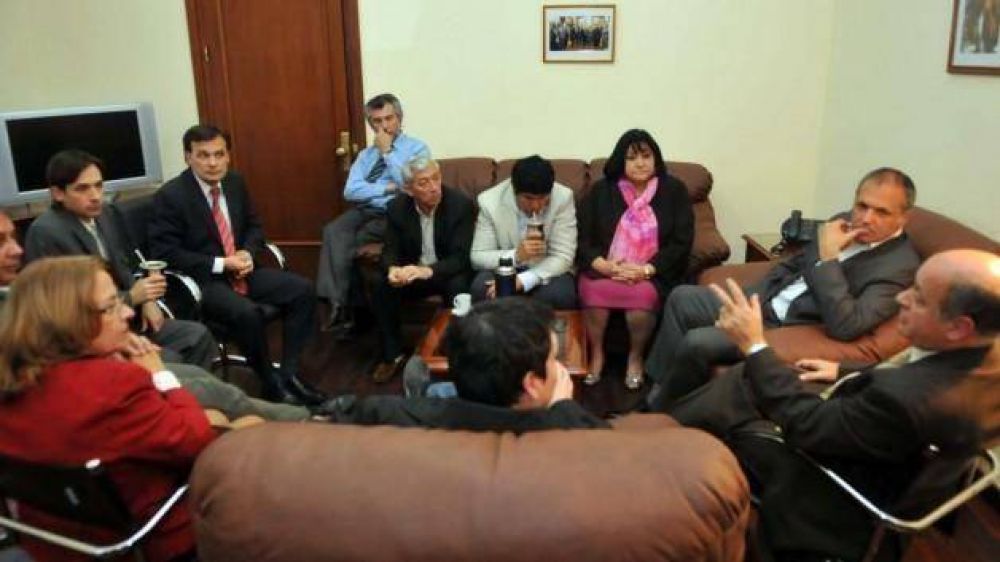 Buzzi: �Lleg� la hora de profundizar la implementaci�n del plan estrat�gico de salud�