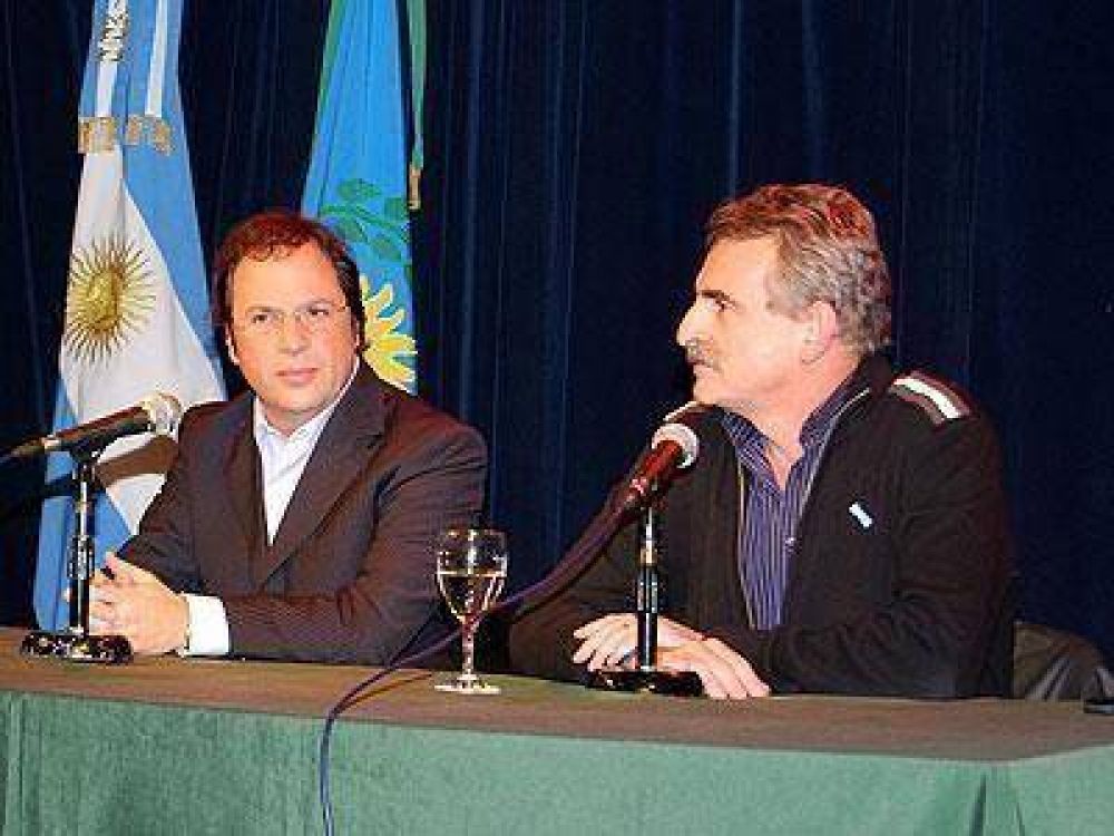 BROWN: Agust�n Rossi inaugur� el ciclo de conferencias sobre el �Pensamiento Nacional�