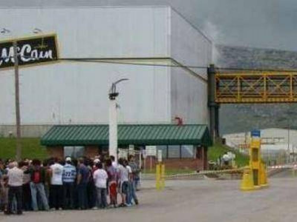 McCAIN SUSPENDE PRODUCCI�N EN BALCARCE
