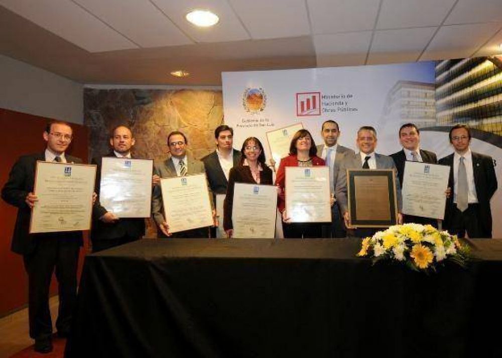 El Ministerio de Hacienda y Obras P�blicas pionero en el Estado en certificar Normas de Calidad 9001:2008