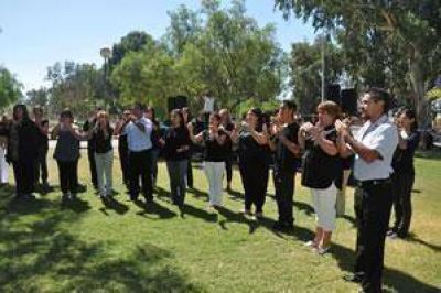  Municipales aprenden lengua de se�as
