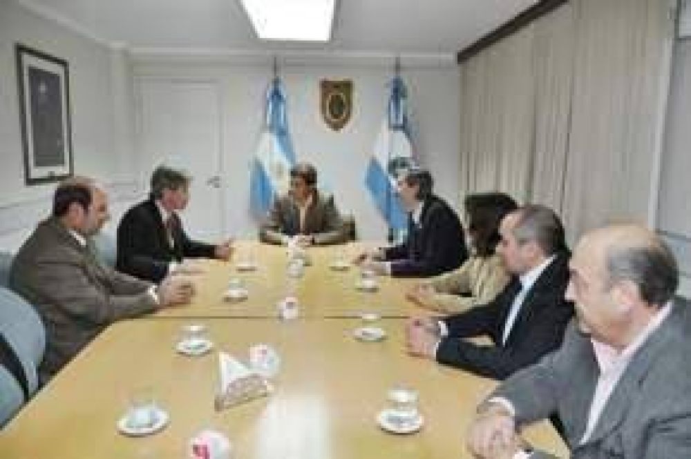 Secretario de la Secci�n Pol�tica de la Embajada de EE.UU. visit� la Legislatura