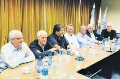 Rivales de Moyano exhiben poder�o, pero sin romper todav�a