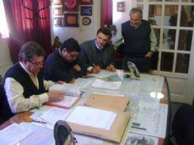 Avanzan en la iluminaci�n para Avenida Benavidez y cunetas para calle Salta