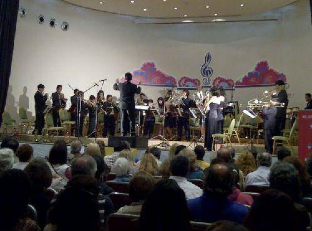 Con toda la potencia, Argentina, Brasil y Ecuador abrieron la semana de Iguaz� en Concierto