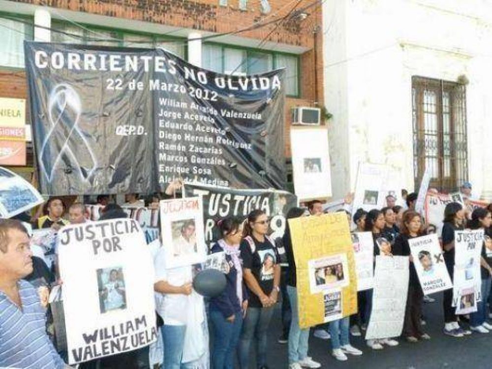 Marcha y pedido de justicia por los obreros muertos en el derrumbe