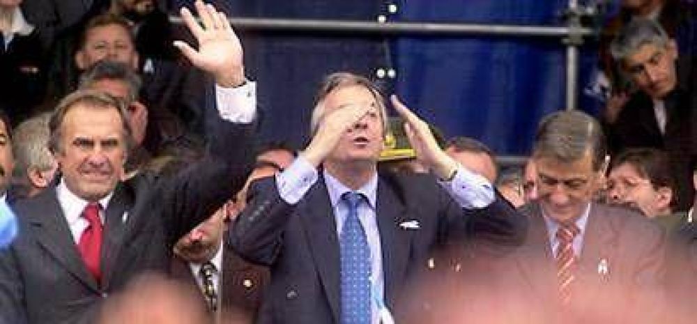 Reutemann acorral� a Kirchner en una pelea que favorecer�a a Binner 