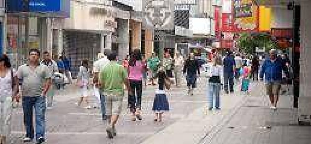 En la mesa familiar, cada uno expres� su opini�n. El padre, citando de manera casi exacta a un viejo manual de contabilidad, opinaba que 