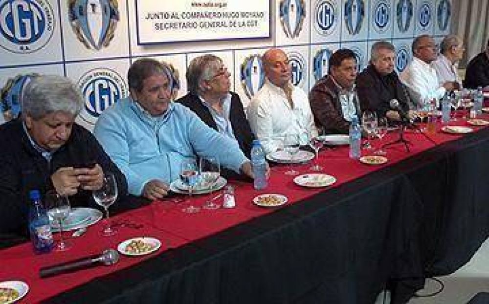 En Esteban Echeverr�a, Moyano mostr� su respaldo y lanz� un desaf�o: �no le tengo miedo a nadie�