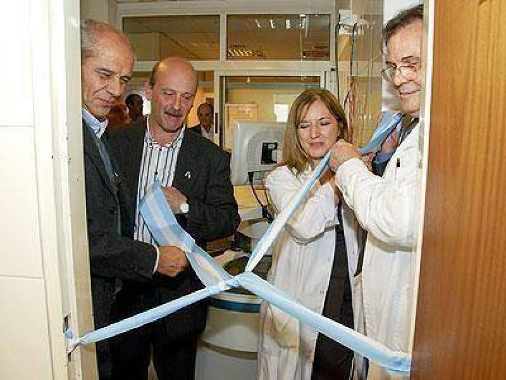 El Hospital Oncol�gico de Lan�s ya cuenta con un laboratorio molecular