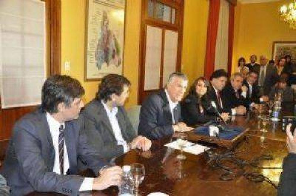 La COVIAR firm� un convenio con Garantizar SGR