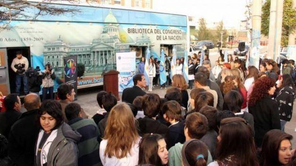 Zaffaroni destac� el rol de los trabajadores de la educaci�n en defensa de la escuela p�blica