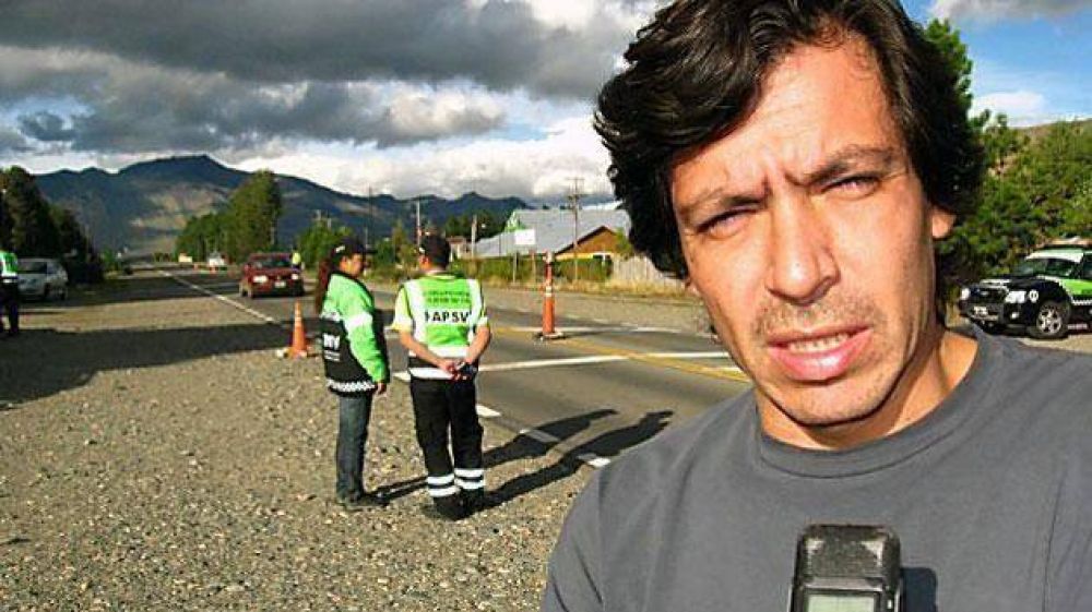 El Subsecretario de Seguridad reparte �pitos� para que soplen las mujeres y as� prevenir violaciones