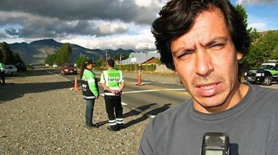 El Subsecretario de Seguridad reparte �pitos� para que soplen las mujeres y as� prevenir violaciones